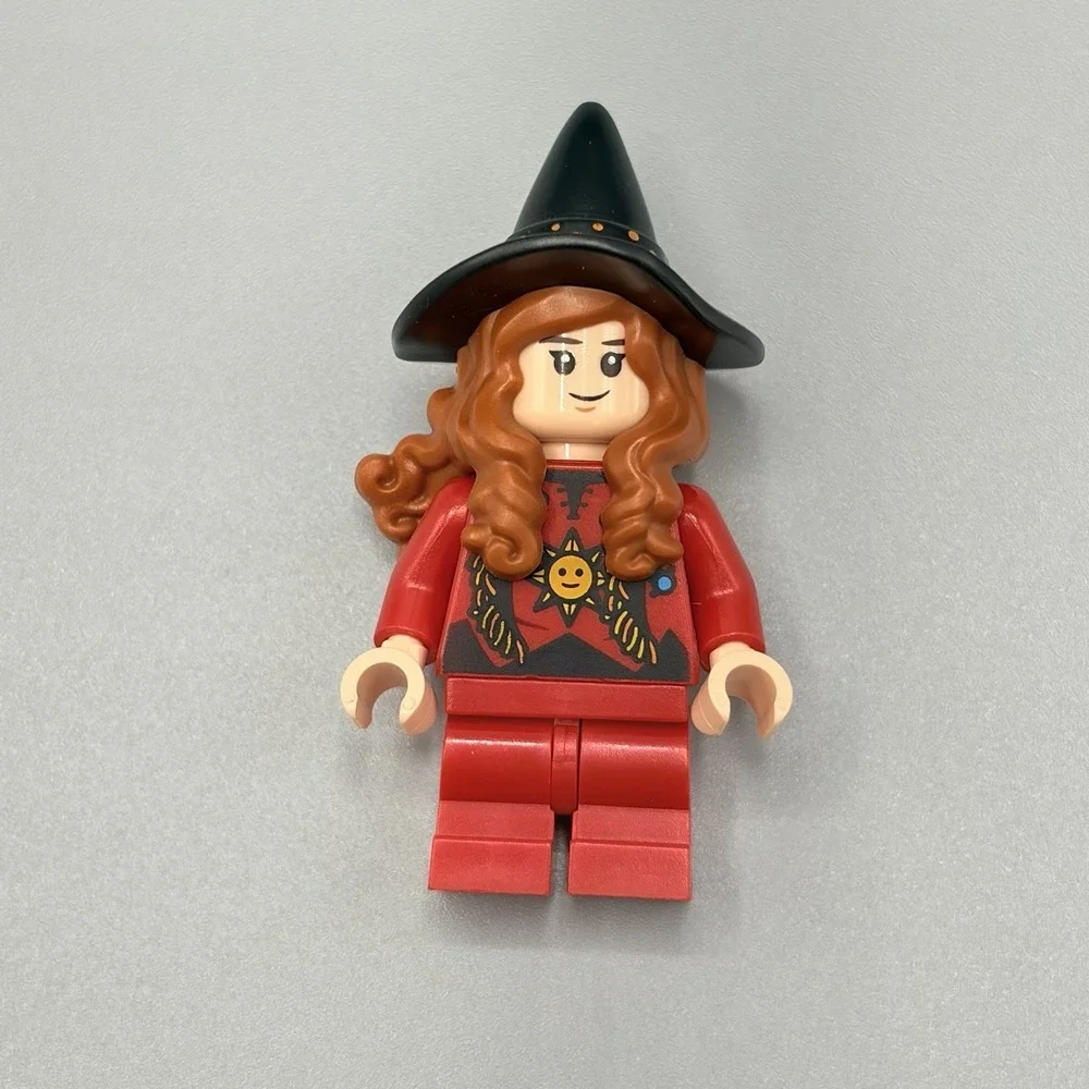 Lego 21341 Disney Hocus Pocus Dani Dennison Witch Minifigure